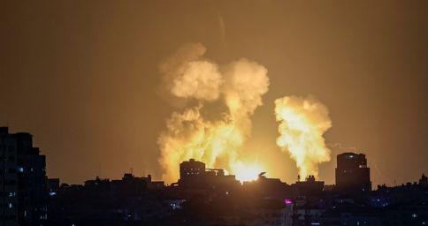 イスラエルがガザ空爆、過激派幹部ら15人以上死亡
