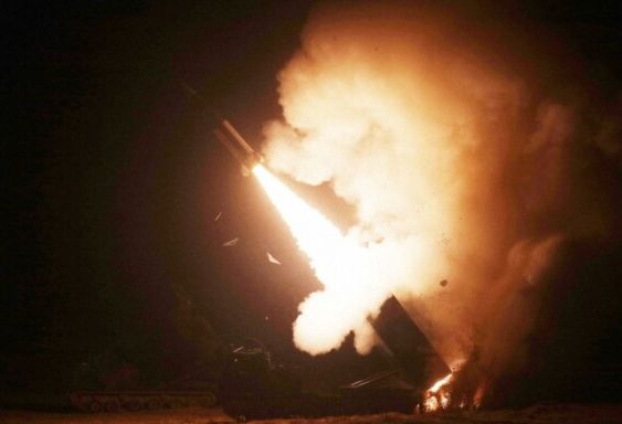 韓国ミサイルが基地に落下　不正常飛行