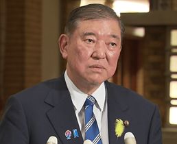 「消費税は社会保障の重要な財源だ。 減税をするわけにはいかない。」